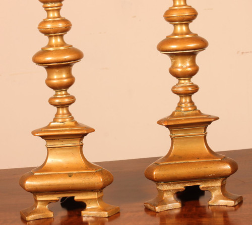 Pair Of Italian Candlestick End 17 ° Century In Bronze