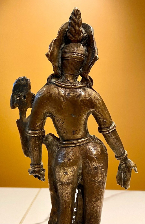 Tibet, First Half Of The 20th Century, Statuette Of Tara In Bronze.