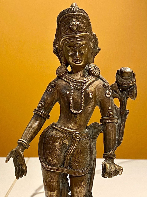 Tibet, First Half Of The 20th Century, Statuette Of Tara In Bronze.