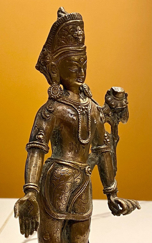 Tibet, First Half Of The 20th Century, Statuette Of Tara In Bronze.