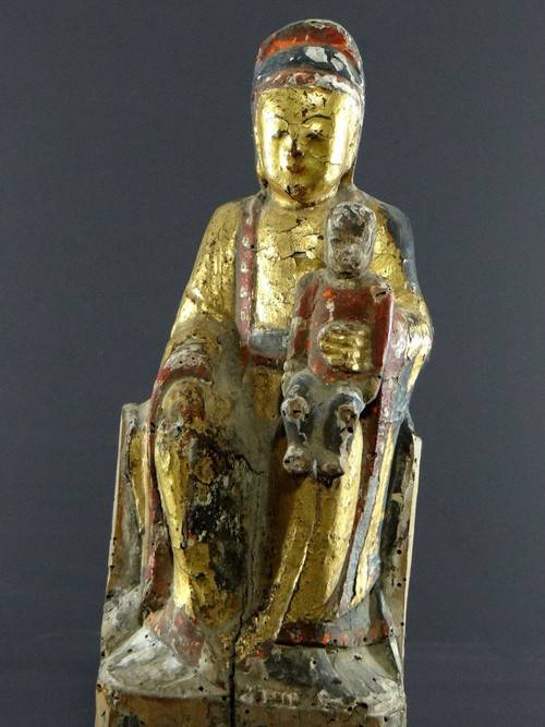 China, Late Ming Period, Beginning Qing Period, XVIIth Century, Kouan Yin Statue In Lacquered And Gilded Wood.