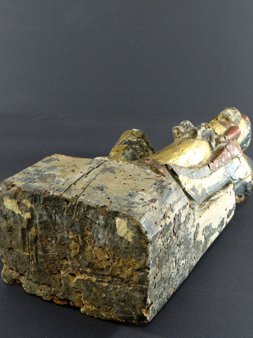China, Late Ming Period, Beginning Qing Period, XVIIth Century, Kouan Yin Statue In Lacquered And Gilded Wood.