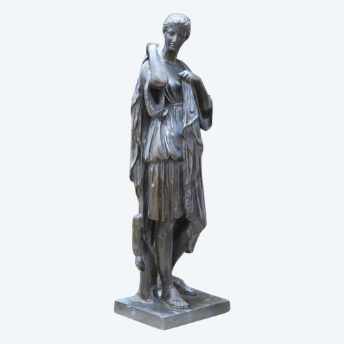 Diane de Gabies in bronzo con patina marrone, fine XIX secolo