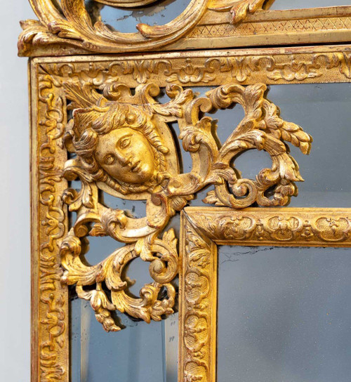 Important miroir à parcloses en bois doré  d'époque Louis XIV