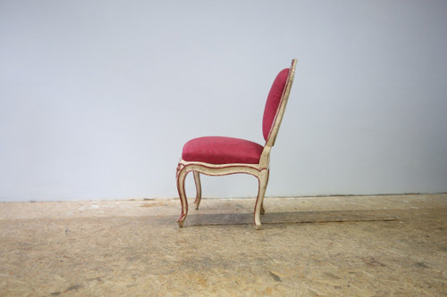 White and red beech frame chair attributed to Jean Avisse, circa 1750.