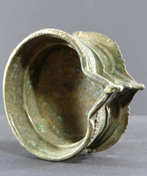 Inde, Début Du XIXème Siècle, Lampe à Huile En Bronze Décor Déesse Lakshmi Ointe Par éléphants
