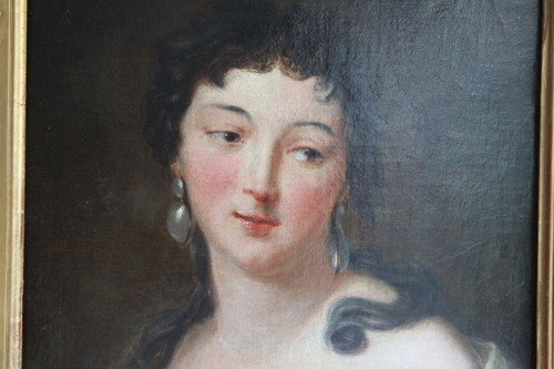 Scuola francese del primo Ottocento, Donna drappeggiata con la mano sul petto.