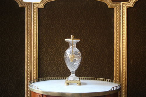 Vase d'époque Charles X en cristal et bronze doré.