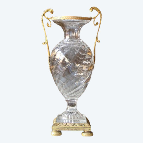 Vase d'époque Charles X en cristal et bronze doré.