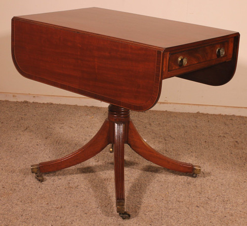 Petite Table à Rabat Pembroke début Du 19° Siècle En Acajou