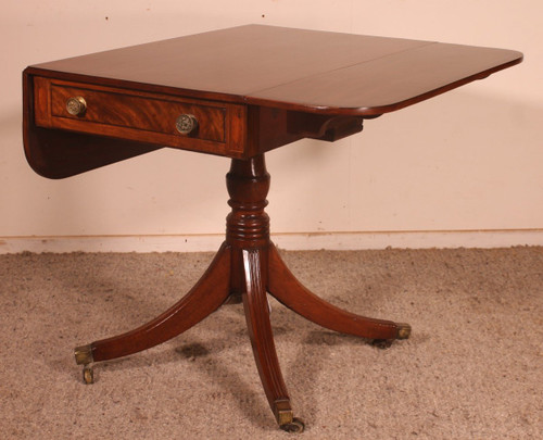 Petite Table à Rabat Pembroke début Du 19° Siècle En Acajou