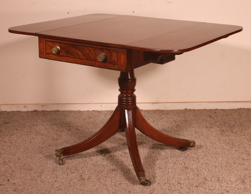 Petite Table à Rabat Pembroke début Du 19° Siècle En Acajou