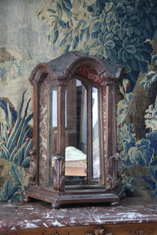 Vetrina in legno laccato, opera italiana, XVIII secolo.