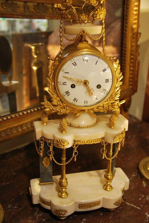 Portico Clock In White Marble And Gilt Bronze Louis XVI Period