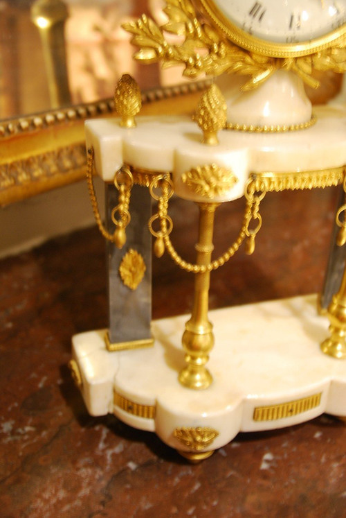 Portico Clock In White Marble And Gilt Bronze Louis XVI Period