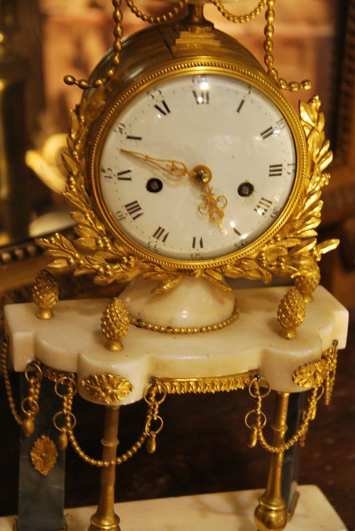 Portico Clock In White Marble And Gilt Bronze Louis XVI Period