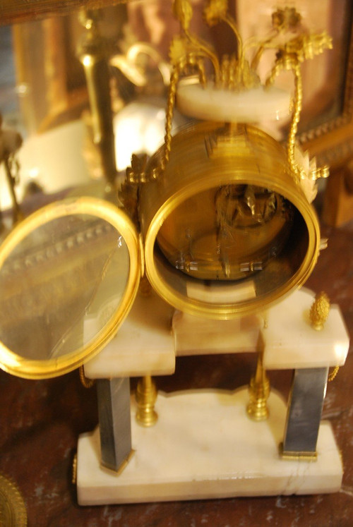 Portico Clock In White Marble And Gilt Bronze Louis XVI Period