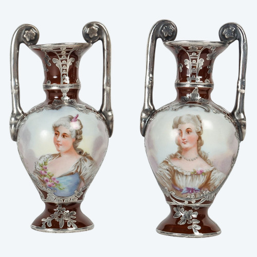 Coppia Di Vasi Miniatura In Porcellana E Argento Fine XIX Secolo