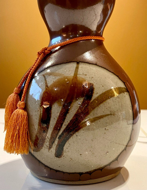 Giappone, metà del XX secolo, vaso bottiglia in ceramica a doppia zucca.