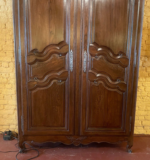 Armadio in rovere Luigi XV del XIX secolo