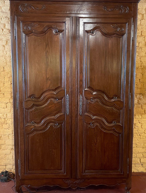Armadio in rovere Luigi XV del XIX secolo