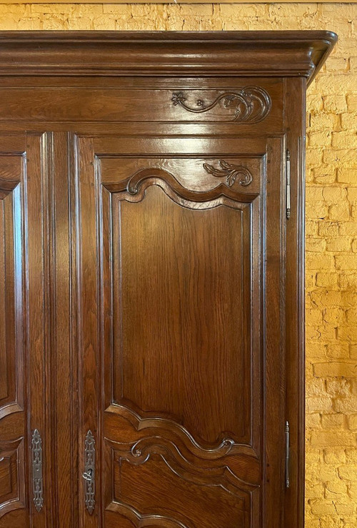 Armadio in rovere Luigi XV del XIX secolo