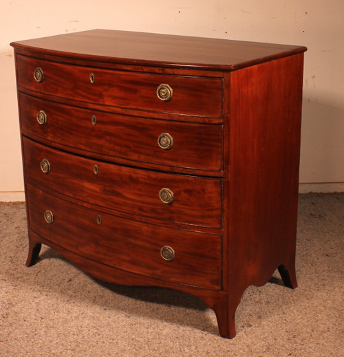 Commode Bombée Circa 1800 En Acajou
