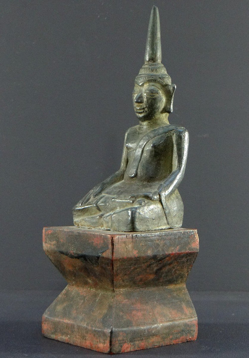 Laos, inizio XIX secolo o precedente, statua di Buddha in bronzo.