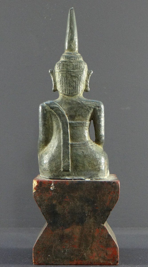 Laos, inizio XIX secolo o precedente, statua di Buddha in bronzo.