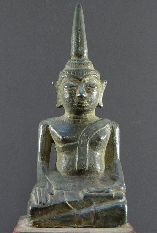 Laos, inizio XIX secolo o precedente, statua di Buddha in bronzo.