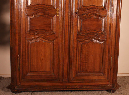 Importante Armoire Namuroise Louis XIV