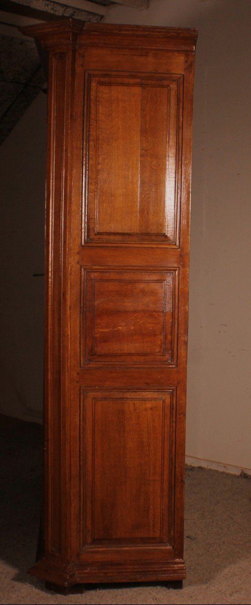 Importante Armoire Namuroise Louis XIV