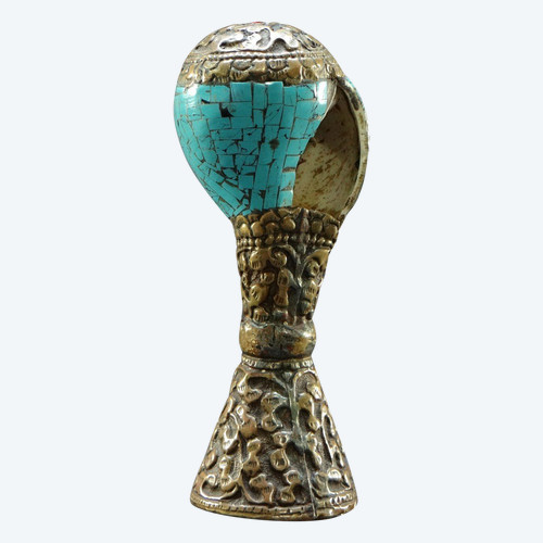 Tibet, Beginning Of The 20th Century, Seal (Stamp) In Embossed Copper And Turquoise On The Base Of A Shell (conch).