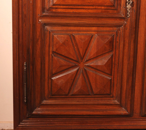 Façade De Placard En Noyer Louis XIII Croix De Malte-17° Siècle