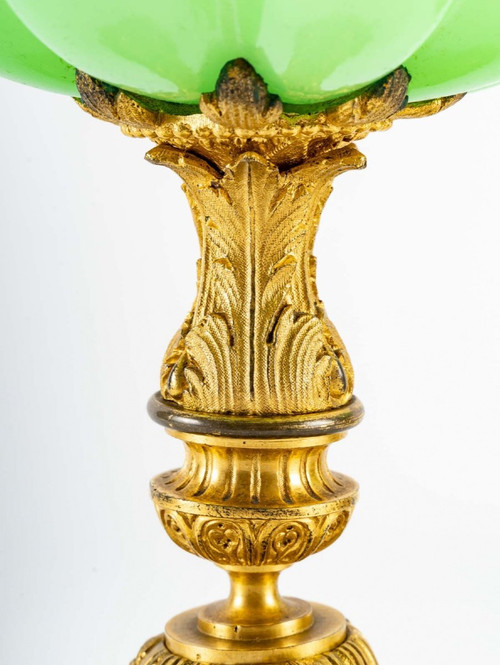 Une Paire De Coupes En Opaline Vert Charles X