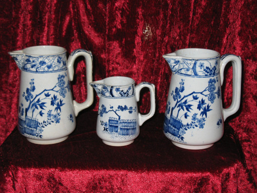 3 pichets pots à lait en faïence de Creil et Montereau décor Japon époque 19ème 