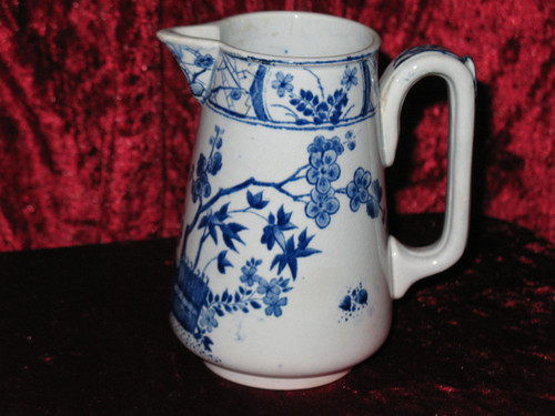 3 pichets pots à lait en faïence de Creil et Montereau décor Japon époque 19ème 