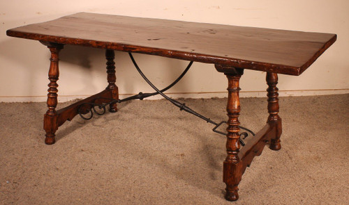 Table Espagnol Du 17° Siècle En Chêne Et Châtaignier