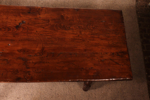 Table Espagnol Du 17° Siècle En Chêne Et Châtaignier