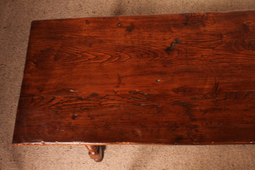 Table Espagnol Du 17° Siècle En Chêne Et Châtaignier
