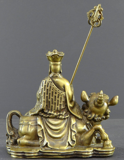 Giappone, XIX secolo, Gruppo in bronzo Bodhisattva Ksitigarbha seduto su un Kirin.