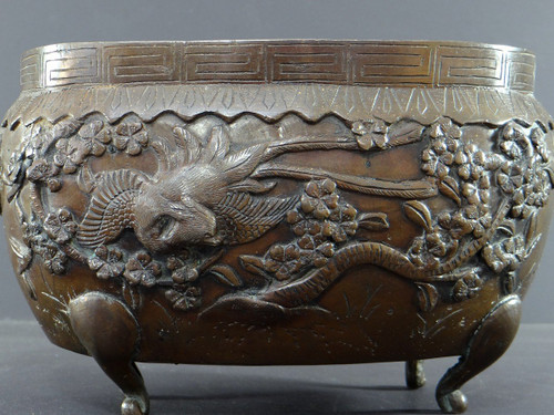 Vietnam or South China, 19th century, Important Bronze incense burner with Phoenix decoration.