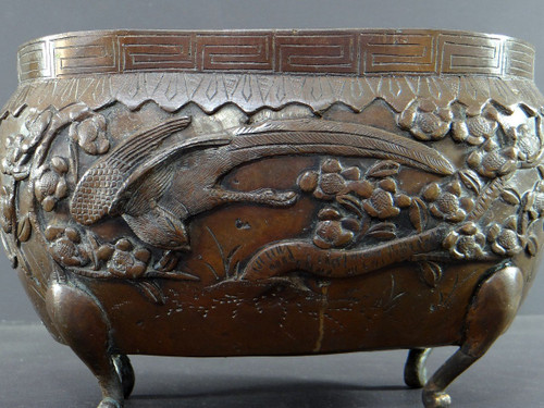 Vietnam or South China, 19th century, Important Bronze incense burner with Phoenix decoration.
