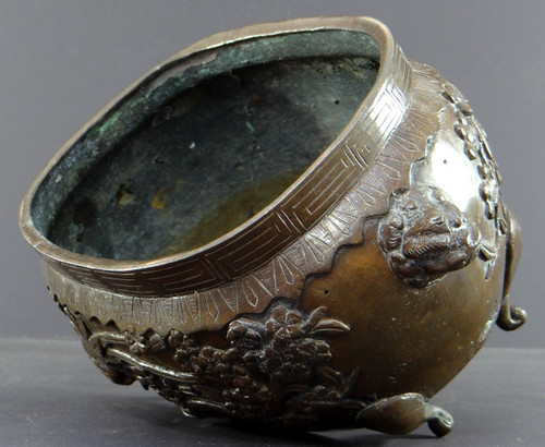Vietnam or South China, 19th century, Important Bronze incense burner with Phoenix decoration.