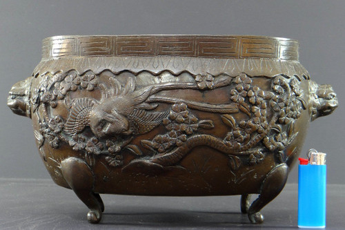 Vietnam or South China, 19th century, Important Bronze incense burner with Phoenix decoration.