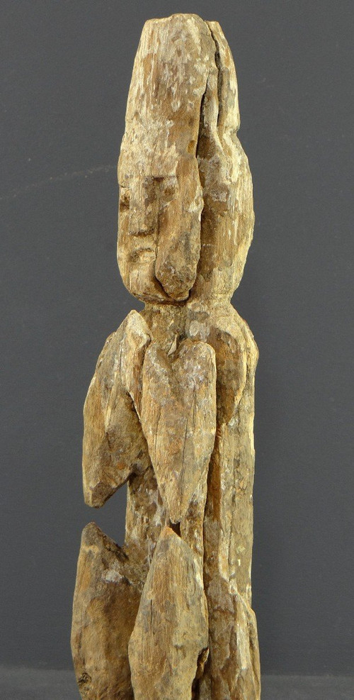 Nepal, Ende des 19. bis Anfang des 20. Jahrhunderts, Statue eines Herdbeschützers aus Holz.