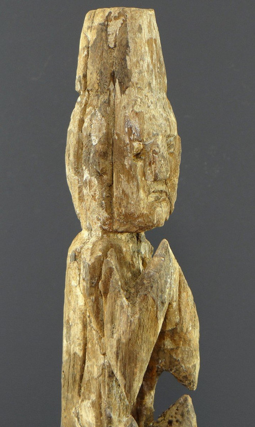 Nepal, Ende des 19. bis Anfang des 20. Jahrhunderts, Statue eines Herdbeschützers aus Holz.