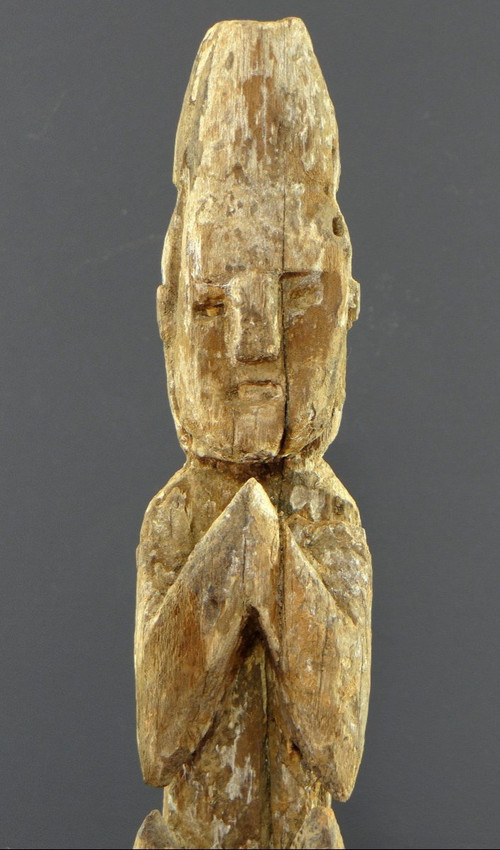 Nepal, Ende des 19. bis Anfang des 20. Jahrhunderts, Statue eines Herdbeschützers aus Holz.