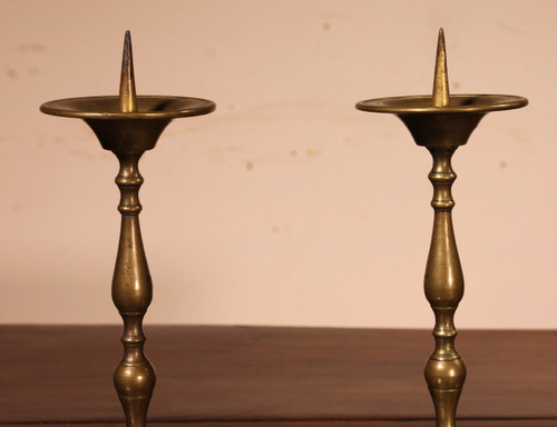 Coppia di piccoli candelieri in bronzo - XVIII secolo