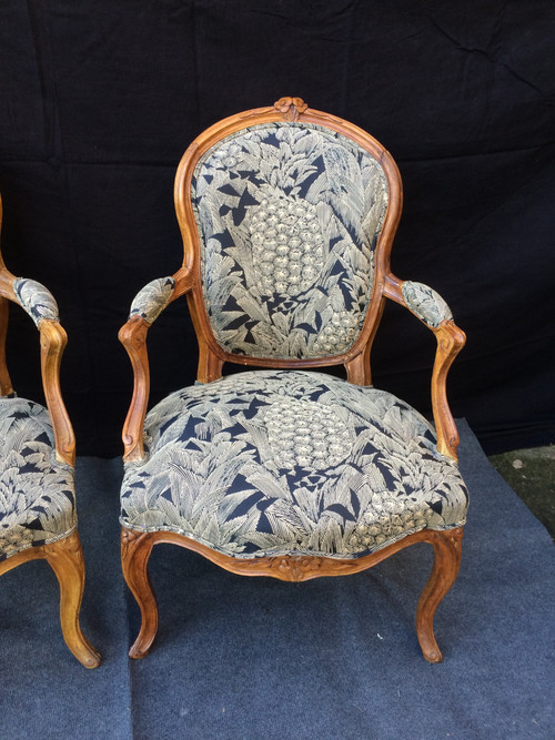 Paire de fauteuils cabriolets Louis XV